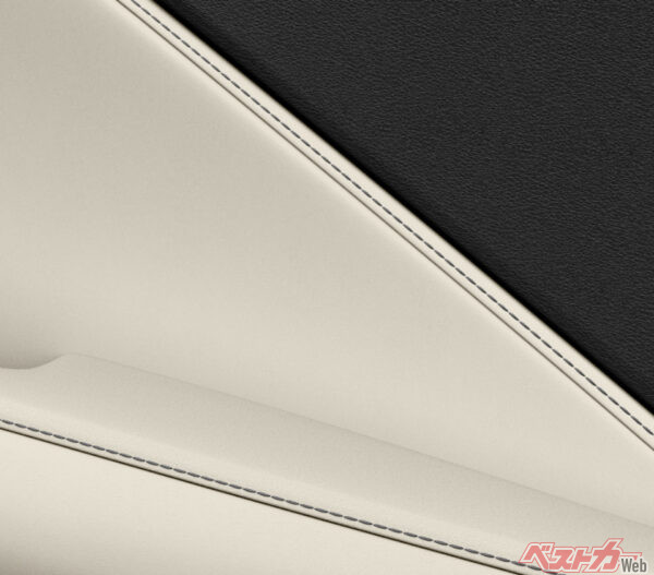 新型LBX “Bespoke Build”セミアニリン本革ソリスホワイトトリム刺繡：タイプC（2023年11月 発売開始時の公式画像より）