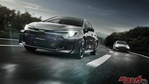 今回紹介する中では走行性能は申し分ないが、快適性では不利な部分もあるトヨタ GRカローラ