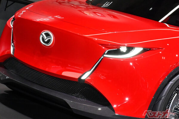 人とクルマの関係性を深めるコンパクトカー!!　対話できる「相棒」になるマツダ ビジョン クロスコンパクト