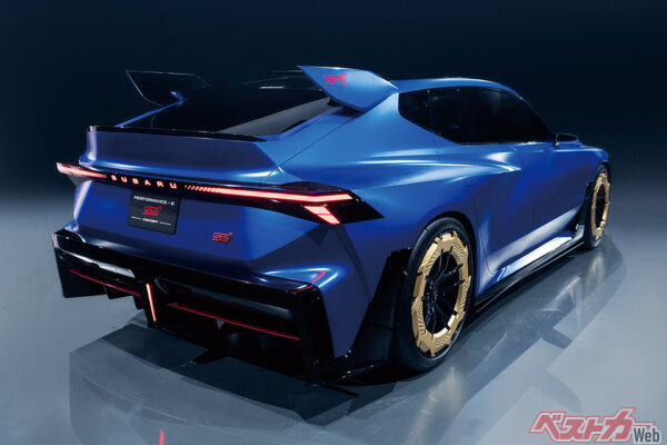 重心はガソリン車比で15％以上低くフード高も低減