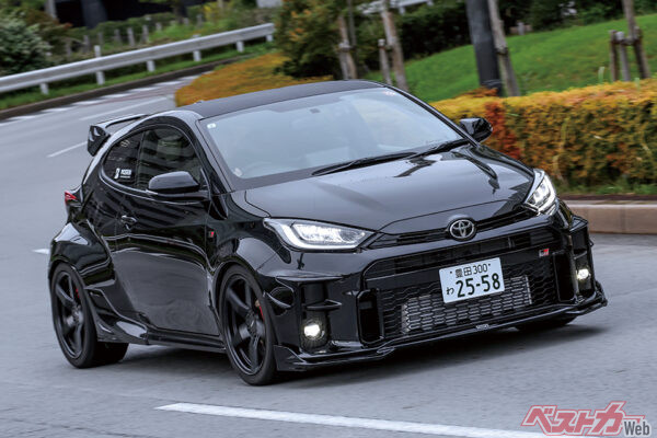 中速域のトルクはやや細く感じるが、4000rpmを超えたあたりからトルクが一気に盛り上がり、ターボチューンエンジン独特の感覚が味わえる