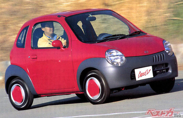 平成のABCやコペンとはコンセプトの異なる完全な2人乗り軽自動車。マイクロEVなどを考えるとちょっと時代が早かったか