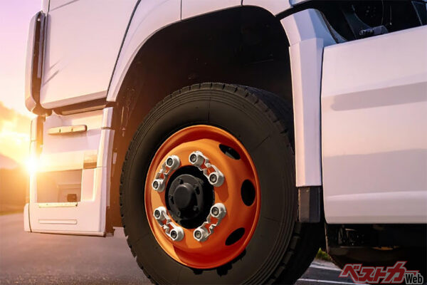 大型トラックの脱輪事故を防ぐ新兵器！　ニフコ「WaOSaFe」量産開始