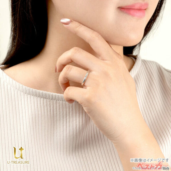 指輪の内側の丸みにもこだわって仕上げることで、吸いつくような着け心地を感じる