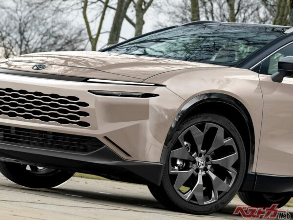 新型ハリアーに新型レヴォーグなど一挙50台!!　見ずに年越せないベストカーの「濃いスクープ本」