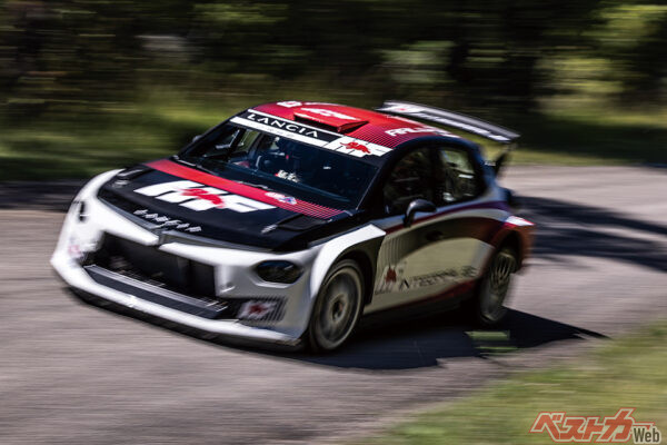 2026年の開幕戦モンテカルロからイプシロン ラリー2 HFインテグラーレで参戦するという。ドライバーはシトロエンに乗るヨアン・ロッセルが有力視されている