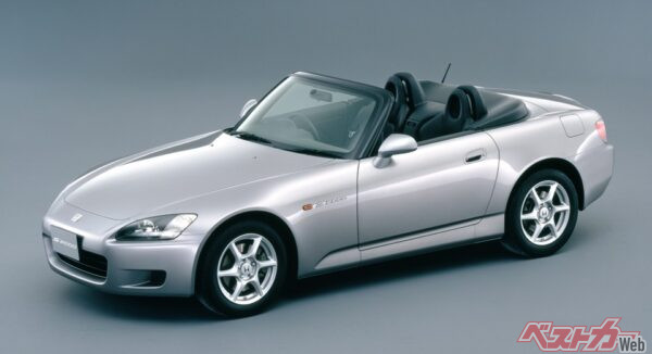 そのFR…実は“限りなく真ん中”だった!?　疑似ミドシップ列伝！