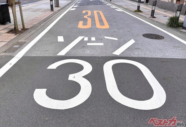 住宅地などで増えているゾーン30(30km/h制限)は自転車も遵守しなければならない