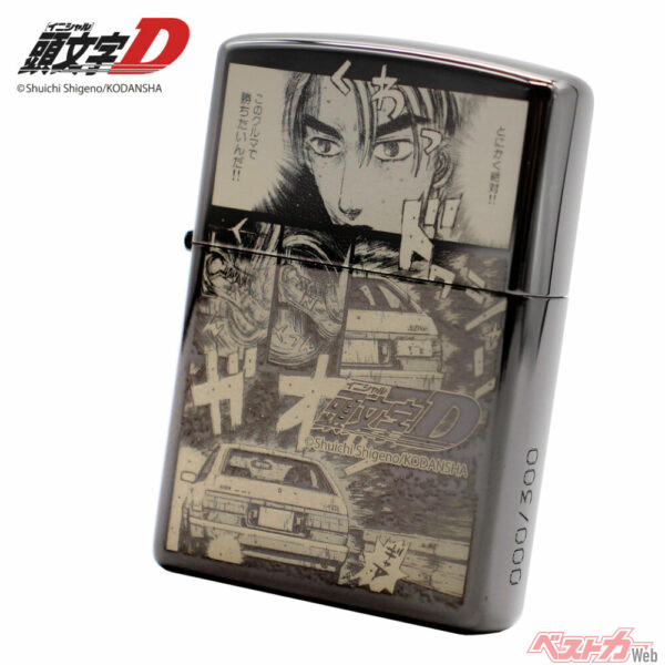 作中シーンをレーザー刻印で表現。光沢あるガンメタリックのボディと相まって高級感がスゴイ