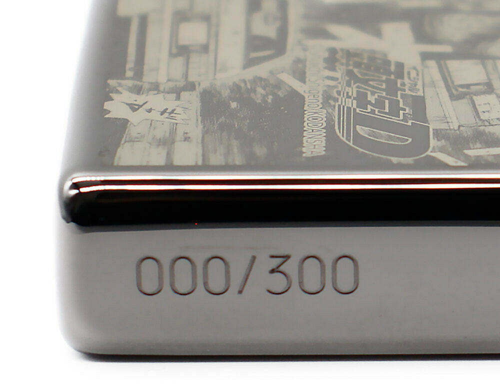 世界で300個のみ生産されるという希少性を表すシリアルナンバーが入る