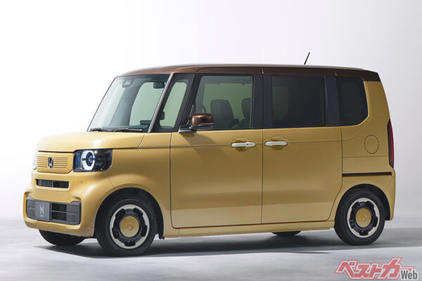 ホンダ N-BOX。2023年10月発売。「ファッションスタイルモノトーン」は183.8万円