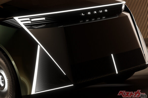 まさかまさかの6輪!?　レクサス LSコンセプトに期待しかない件