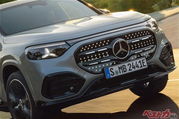 ベンツGLBがフルモデルチェンジ!!　「眉毛フェイス」の3列SUVが見た目も中身も衝撃進化!!　まずはBEVで後からハイブリッドも出る!!!