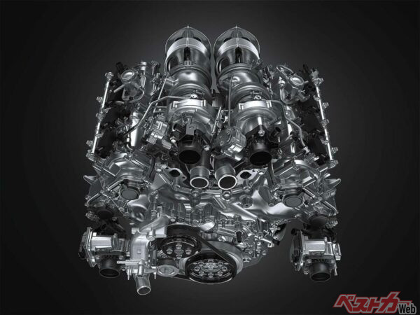 GR GTのV8エンジン。ターボチャージャーがてっぺんに付いてる！