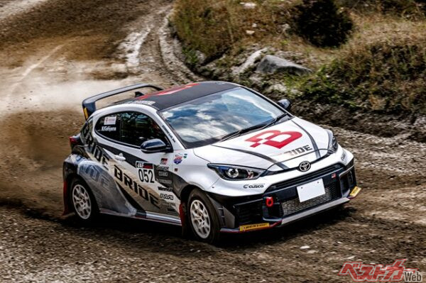 GRヤリスに乗る岸山さんは全日本ダートトライアル選手権Nクラスのチャンピオンに輝いた