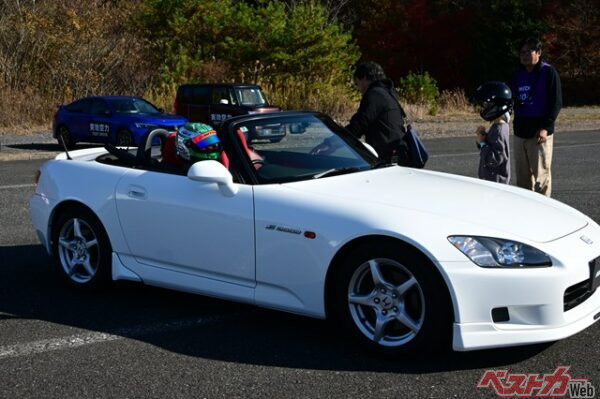 ドリフトキングでおなじみ土屋圭市氏とS2000で同乗走行! これには子どもたちもニッコリ