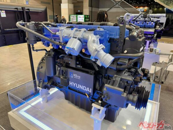 ヒョンデもまたトヨタ同様水素エンジンの開発に力をいれている。とくにトラック用のものは目を見張るほどの進展だ