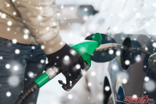 【軽油は何℃で凍る？】都市部の2号軽油で低温トラブル発生！　ベストカーWebが実験で徹底解説