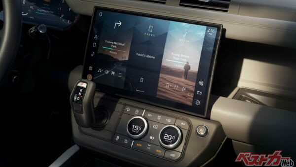 13.1インチタッチスクリーンもしっかり装備