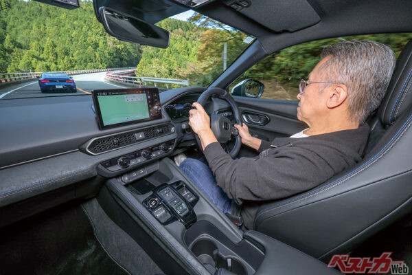 e:HEVのプレリュードは当然2ペダルだが、S＋モードで疑似的なDCT感覚のドライビングを味わえる。これはリアル感があり楽しい