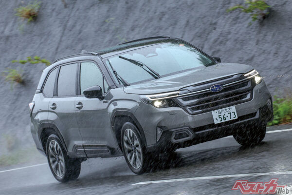 スバル フォレスター(価格帯:404万8000~459万8000円)