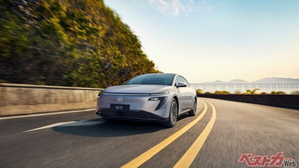 コーナリングのレベルは日産最高峰レベルだと感じる