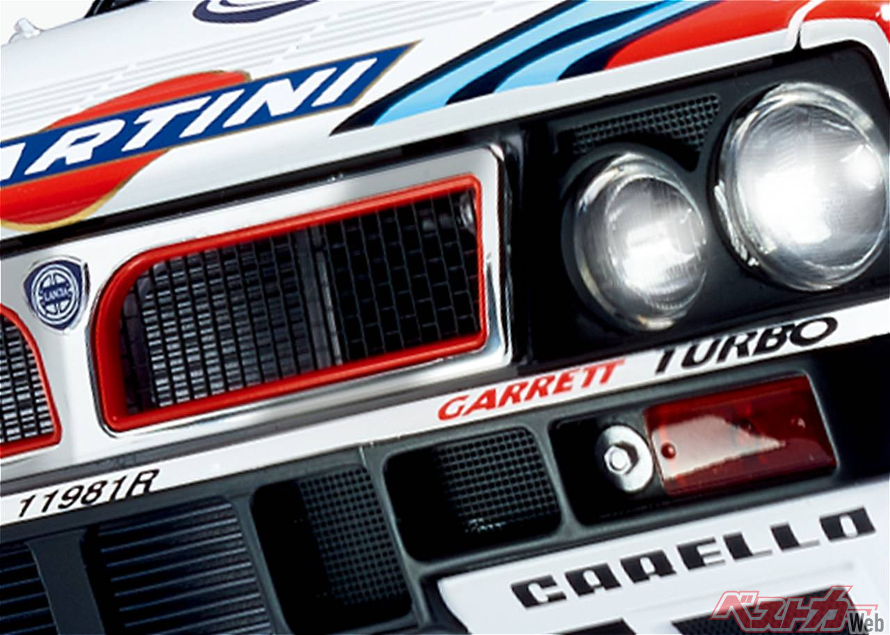 2026年はこいつを作れ!! 名車ランチア・デルタの1/8ミニカーキットが
