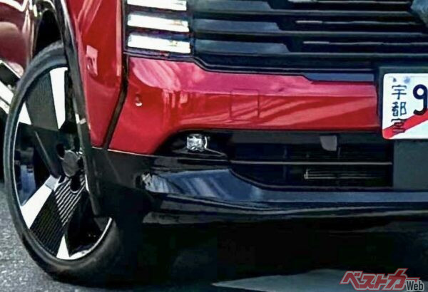 フロントからサイドそしてリアにかけて光沢のある黒が上質感を演出している（写真：山田マンXさん）