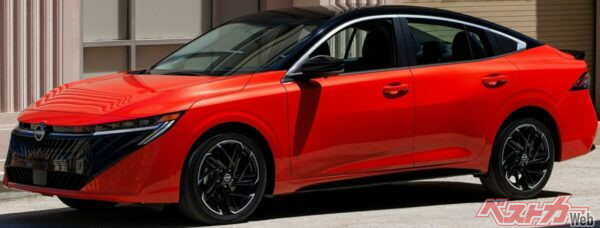 2025年9月に登場した新型セントラ。なかでも「SR」はブラック仕上げのパーツやリアスポイラーを装着し、スタイリッシュに仕上げられたスポーティなグレード