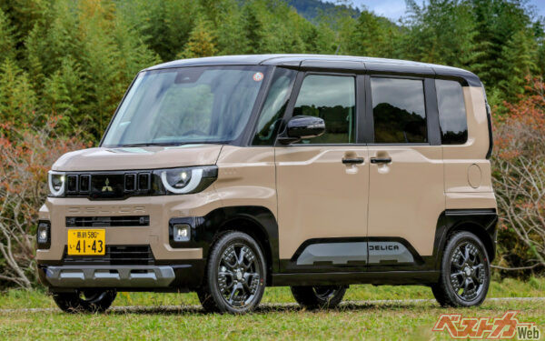 三菱デリカミニ