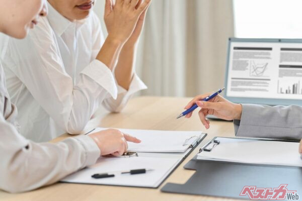 自動車保険の「見直し」で年いくら浮く？ 代理店型 vs ダイレクト型【年末に効く】