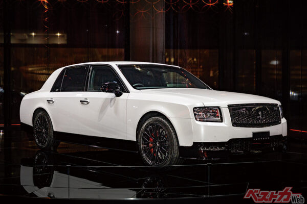 センチュリー GRMN。詳細はつかめておらず謎に包まれている部分も多いが、足まわりやパワーユニットには手が加えられているはず。市販化が叶えば究極のドライバーズカーになる