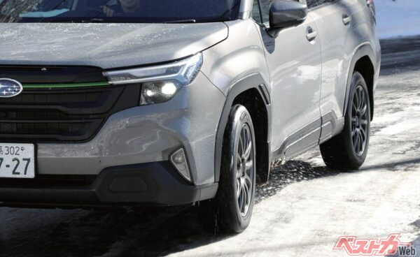 オールシーズンマスターなら滑りやすい圧雪路もしっかりとグリップしてくれる