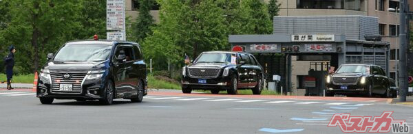 2025年10月に来日した際はエルグランド警護車が前駆を担う珍しいパターンとなった