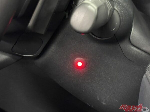 ステアリング右下のインジケーター