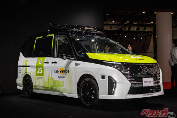 最新の自動運転技術を搭載したセレナベースの実証実験車両も出展。ここから未来が始まる