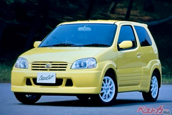 スズキ スイフトスポーツ（HT81S型）。日本市場では最初で最後の3ドアスイフト。価格は119万円のワンプライスだった