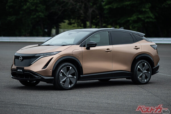 日本独自の美意識を採用した洗練されたデザインと、EV専用プラットフォームによる上質な走りが特徴的