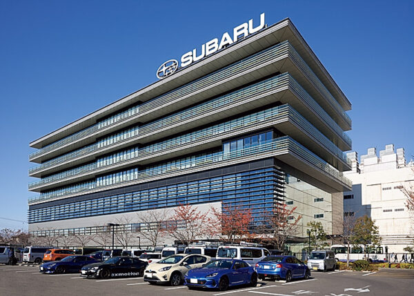 群馬県太田市に拠を構えるSUBARU の群馬製作所本工場。BRZをはじめとした、ほぼすべての車両開発の拠点となっている。生産の多くも群馬製作所に属する工場が担っており、まさに群馬プライドの総本山といった趣き