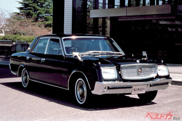 1967年11月に発売された初代トヨタ センチュリー。豪華なD仕様は268万円だった
