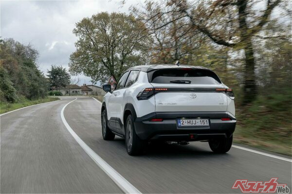 リアビューには兄弟車eビターラとの共通性も感じる