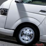 ハイエースだけじゃなくてキャラバンも履けるってマジか!?　鉄チン風なワークの新作ホイール「XTRAP DTHC」が激シブで硬派すぎる!!