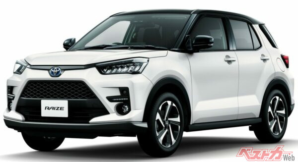 トヨタ ライズ ハイブリッドZ&nbsp; 2WD。メーカーオプションにはディスプレイオーディオパッケージ、パノラミックビューパッケージ、スマートパノラマパーキングパッケージ、アクセサリーコンセントを選択