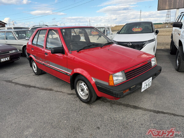 中古車店で納車されたマーチ。ぱっと見はかなり綺麗だったが……