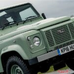 やっぱディフェンダーは初代か？　生産終了日に作られた歴史的1台のオークション落札価格が気になる!!