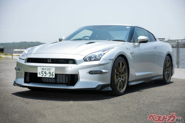 R35GT-RプレミアムエディションTスペック。R35GT-Rの生産台数は約18年間で約4万8000台