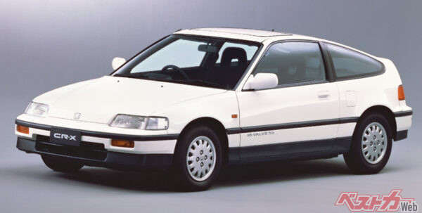 こちらは2代目(1987年9月)