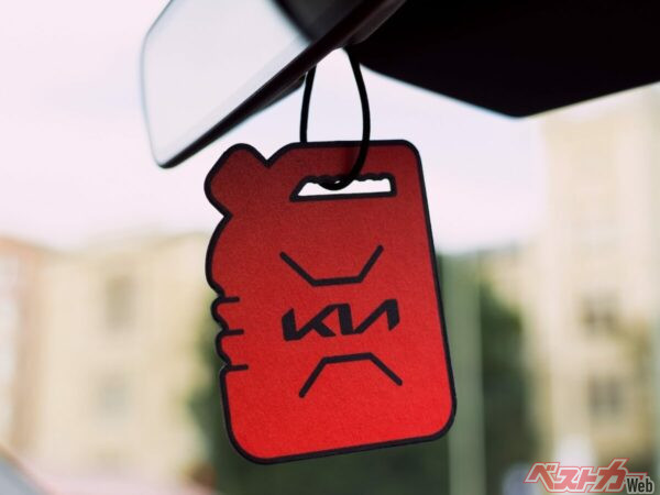 ガソリン携行缶をイメージしたエアフレッシュナー。香りも調香師に依頼して作るというホンキ仕様だという。