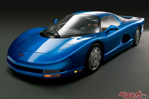 1962年から着手されていたコルベットのミッドシップ化。1990年には写真のCERV IIIなどを使い実験されていた。