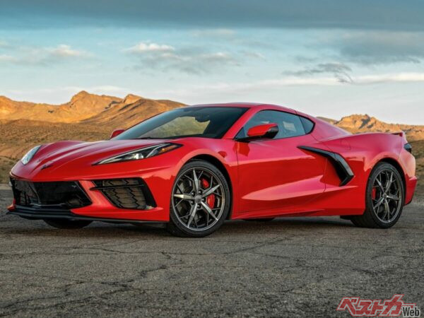 現行第８世代のC8型になり、ついにミッドシップ化されたコルベット。ライバルがいなければその夢が叶うことがなかったのだから…自動車史は面白い。
